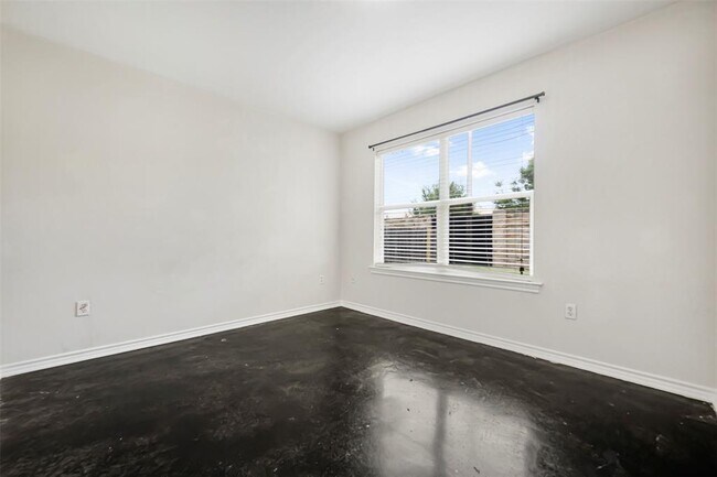 Building Photo - 613 Broken Bow Dr