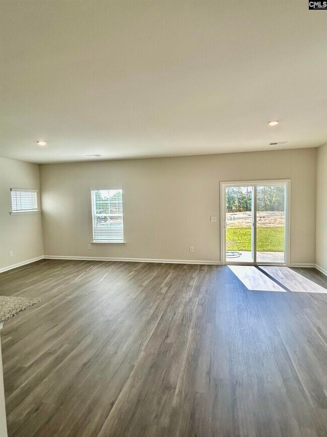 Building Photo - 264 S Lake Ct