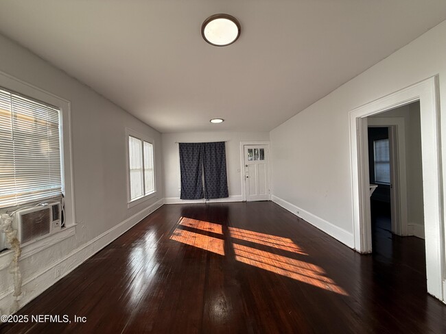 Building Photo - 1268 Kennard St