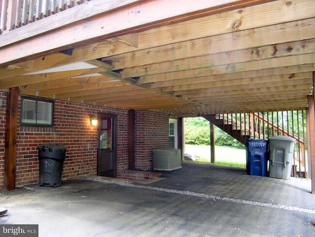 Building Photo - 2839 Cedarest Rd