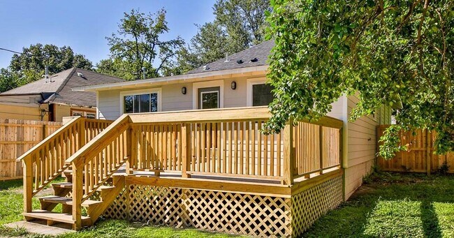 Building Photo - 2029 Felix Ave