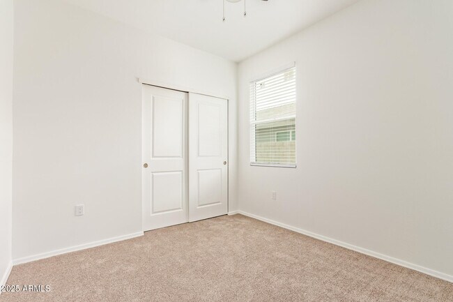 Building Photo - 1737 W Pinkley Ave