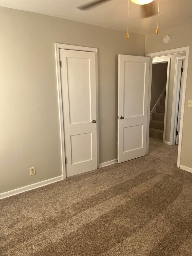 Building Photo - 3 Bedroom Home!