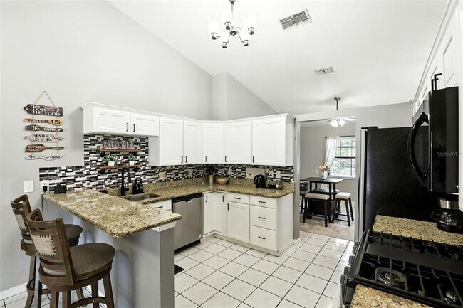 Building Photo - 7708 Eden Park Rd