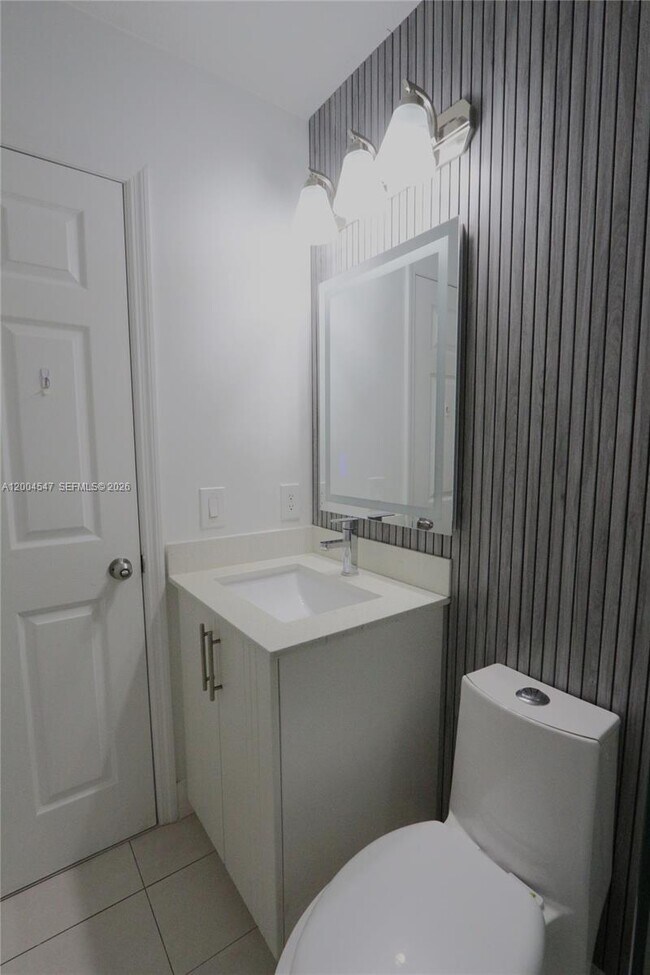 Building Photo - 7392 NW 112th Ct