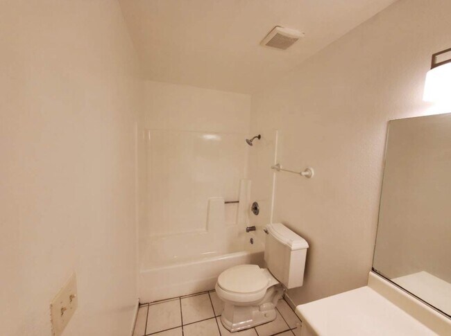 Building Photo - 2 BEDROOMS 1 BATHROOMS HOUSE AVAILABLE FOR RENT PECOS AND WASHINGTON !!!