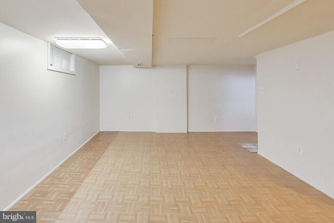 Building Photo - 903 S Irving St