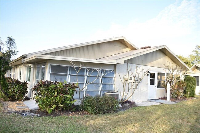 Building Photo - 1906 Canterbury Ln