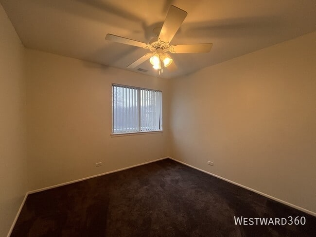 Building Photo - 1587 Stonehill Ct