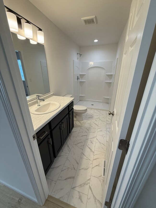 Building Photo - Brand New South End 4 bed/2 bath