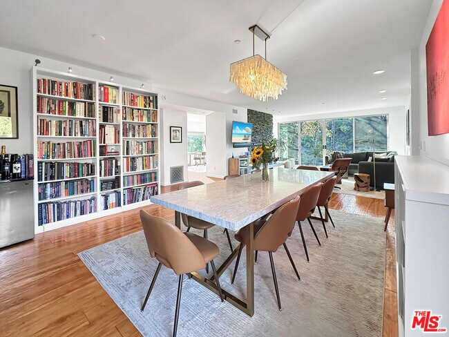 Building Photo - 8265 Mannix Dr