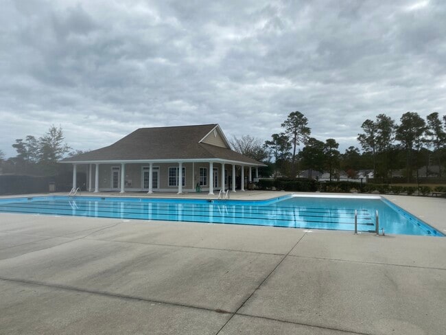 Building Photo - 1040 Bridgeport Way