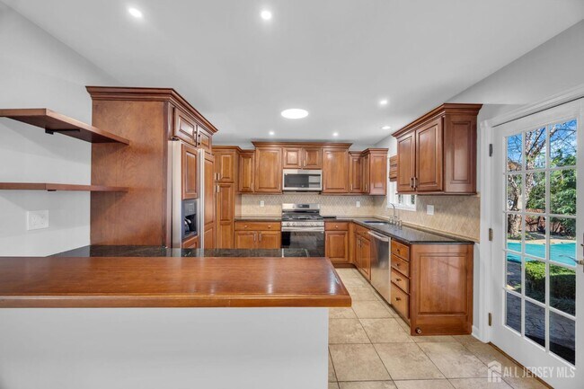 Building Photo - 1430 Kearney Dr