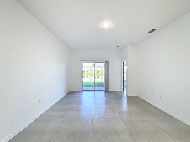 Building Photo - Townhouse For Lease in Saint Cloud