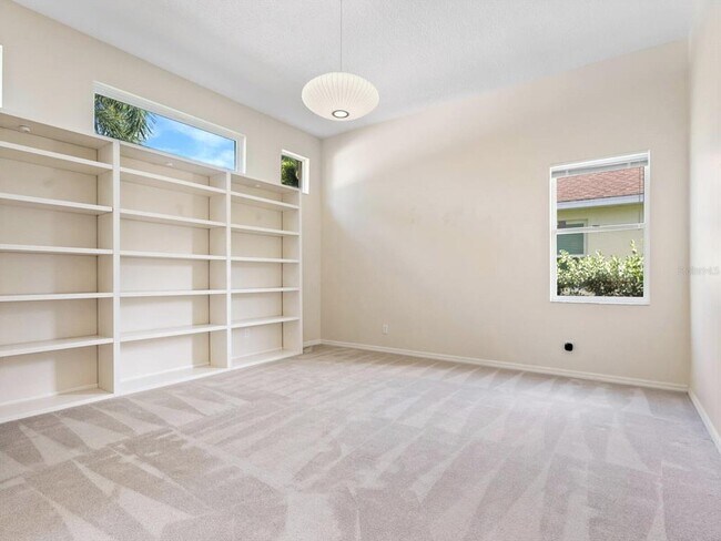 Building Photo - 6754 W Country Club Ln