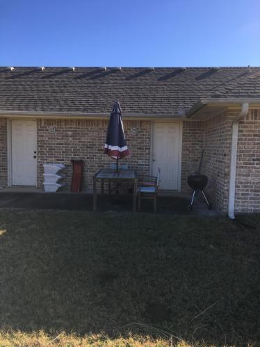 Building Photo - 130 Satch Dr