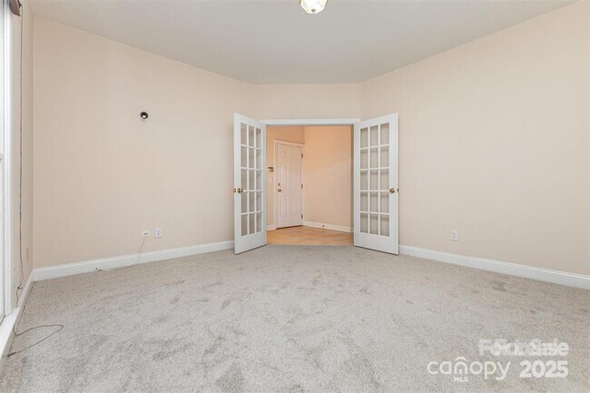 Building Photo - 3439 12 Oaks Pl