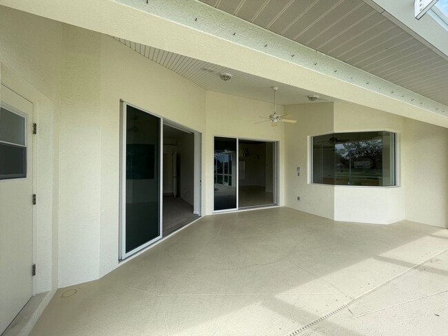 Building Photo - Beautiful and Spacious Rotonda West POOL home.