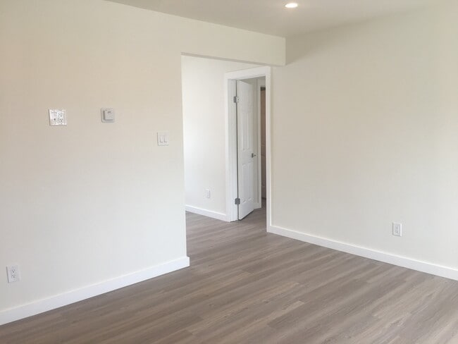 Building Photo - Updated 3 Bedroom Home in Pacific Beach!