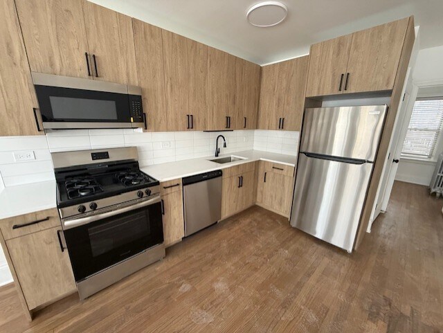 Building Photo - 6308 N Artesian Ave