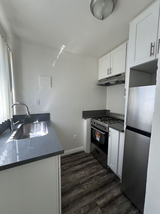 Building Photo - 819 S Palos Verdes St