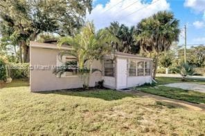 Building Photo - 858 SW 11th Ct