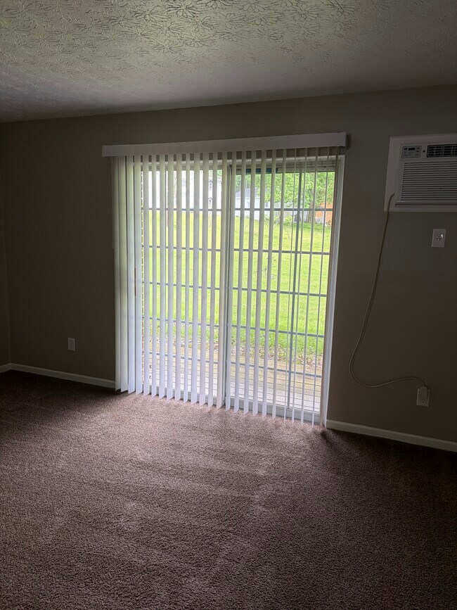 Building Photo - Green Acres - 4943-4959