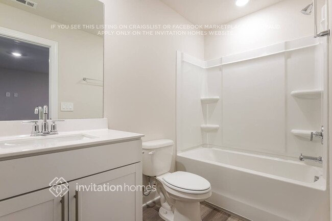 Building Photo - 277 River Rock Dr