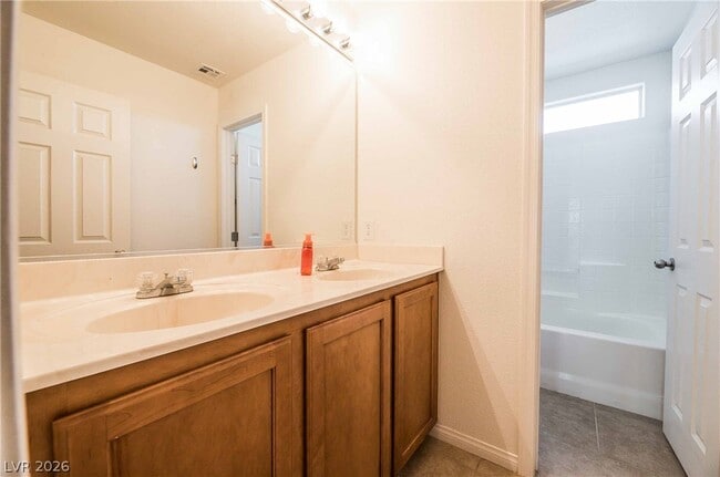 Building Photo - 7956 N Kelburn Hill St