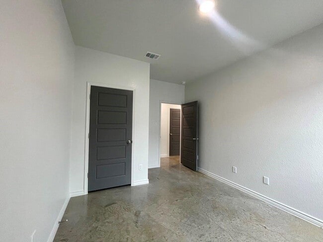 Building Photo - 224 Riptide Dr