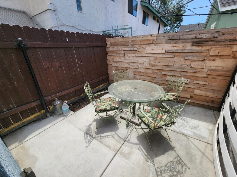 Building Photo - 3549 Highland Ave