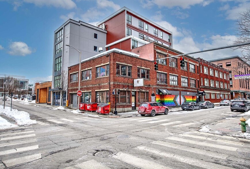 Building Photo - 123 Friendship St