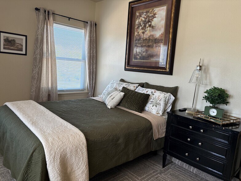 MSTR BEDROOM - 125 W Main St