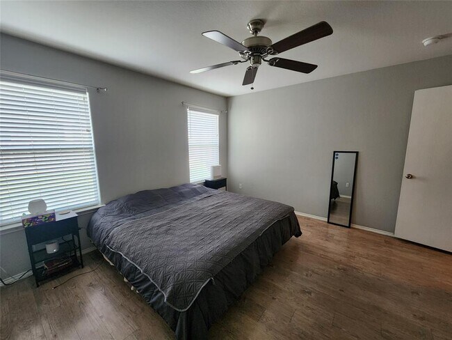 Building Photo - 1034 W South St