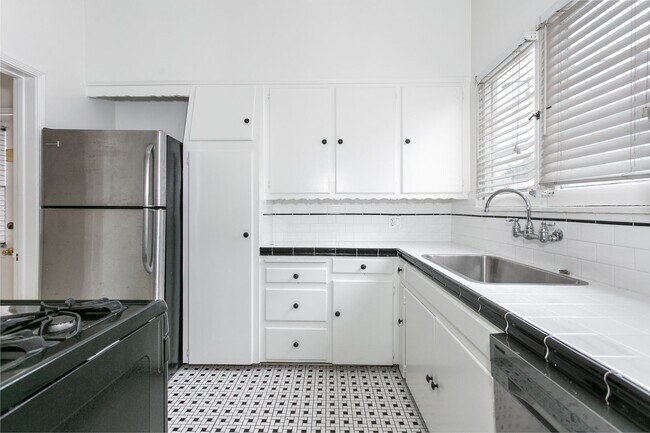 Building Photo - 6313 Orange St
