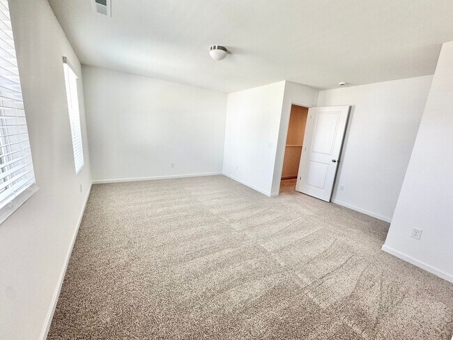 Building Photo - Spacious 3 Bedroom Townhome minutes from I-85 - AVAILABLE OCTOBER 2026