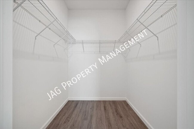 Building Photo - 516 Fredericksburg St