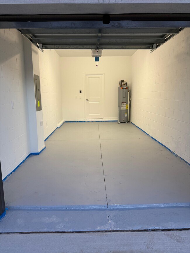 Building Photo - 10220 Honey Hammock Wy