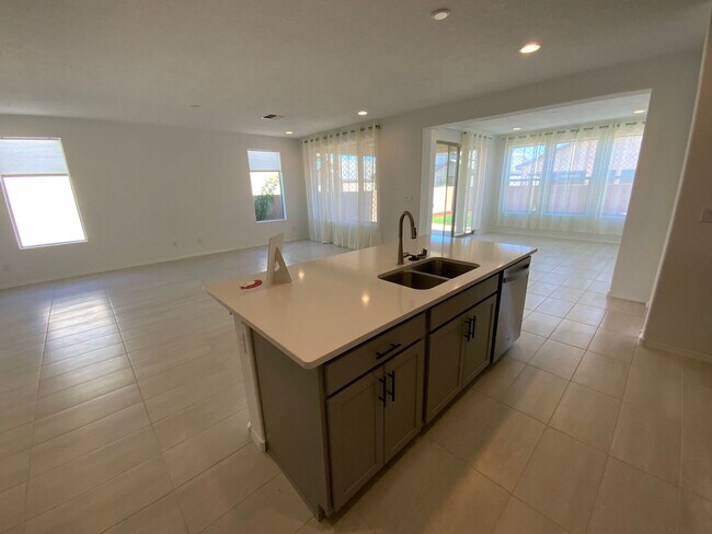 Building Photo - 3 Bedroom Single Story New Build in Mesa Del Sol Near Netflix Studios!