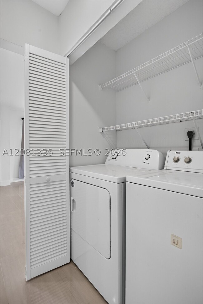 Building Photo - 2830 Coral Springs Dr