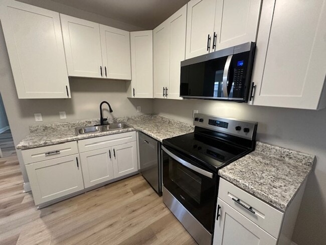 Primary Photo - Recently Renovated on Roberts