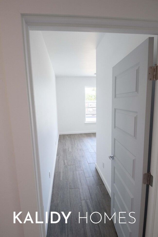 Building Photo - 1715 Kalidy Dr