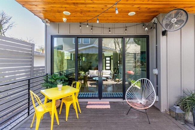 Building Photo - 1502 Waller St