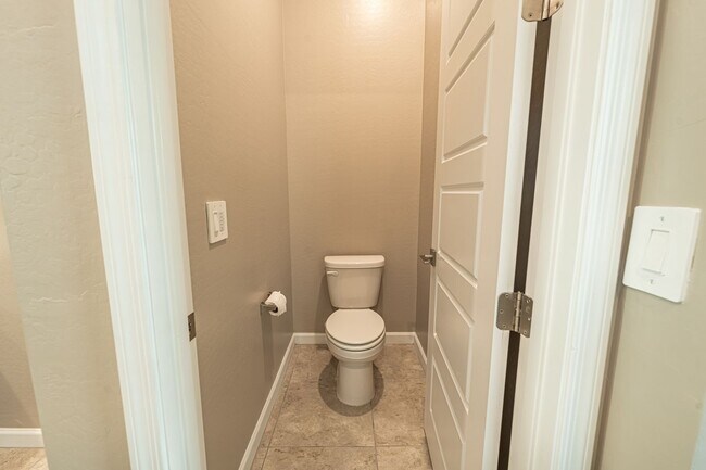 Building Photo - 4 Bedroom with Den in Arabella Community