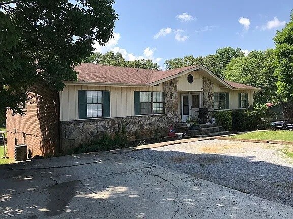 Primary Photo - 6924 E Emory Rd