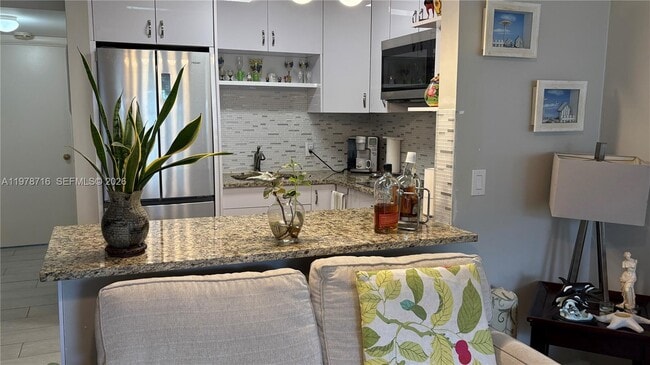 Building Photo - 98 Westbury E