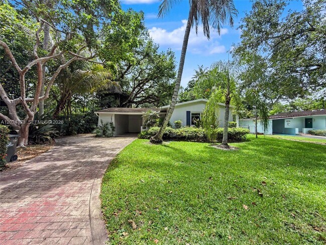 Building Photo - 7601 SW 64th Ct