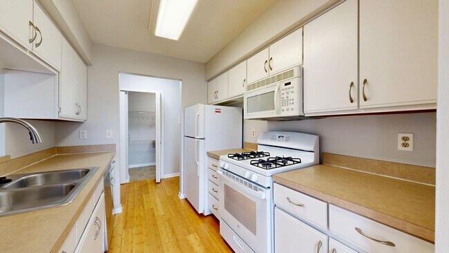 Building Photo - 103 Fieldcrest St