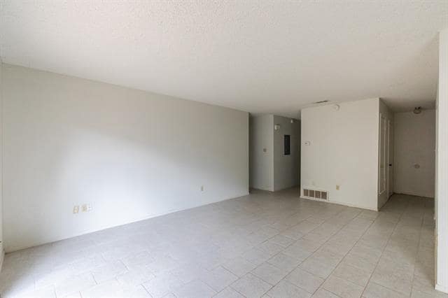 Building Photo - 4925 Greenslope Dr