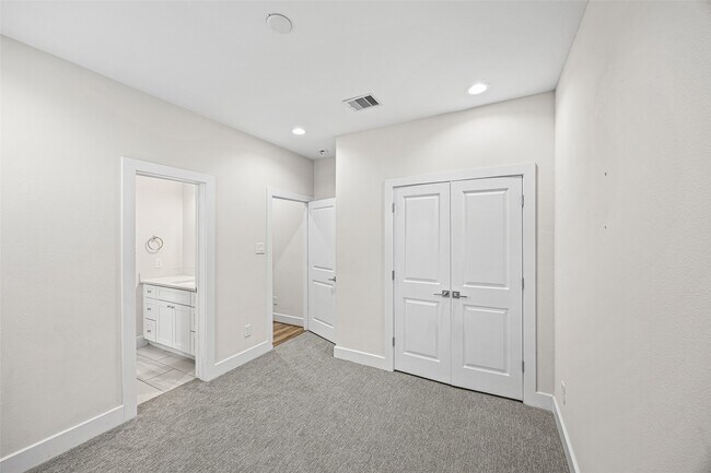 Building Photo - 3407 Terry St